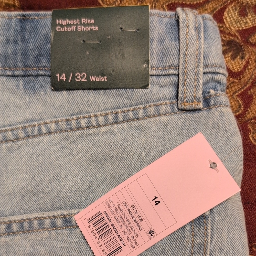 WILD FABLE Womens Light Wash Highest Rise Cut-Off Distressed Jean Shorts - Picture 6 of 15
